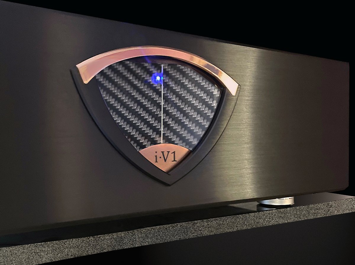 Legacy Audio i-V1 ULTRA amplifiers